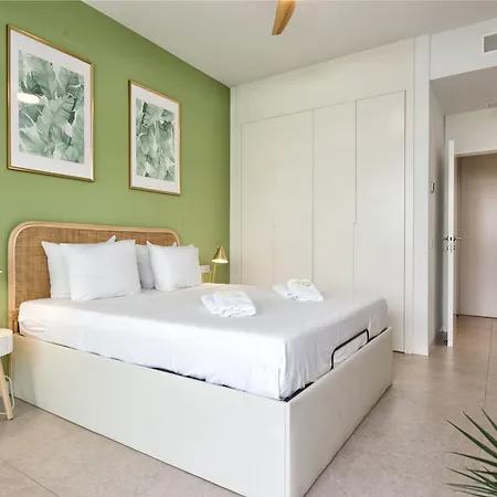 Lola Apartment *